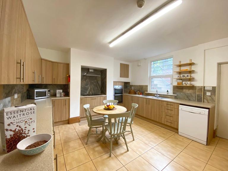 Moorland Avenue, Hyde Park, Leeds, LS6 1AP