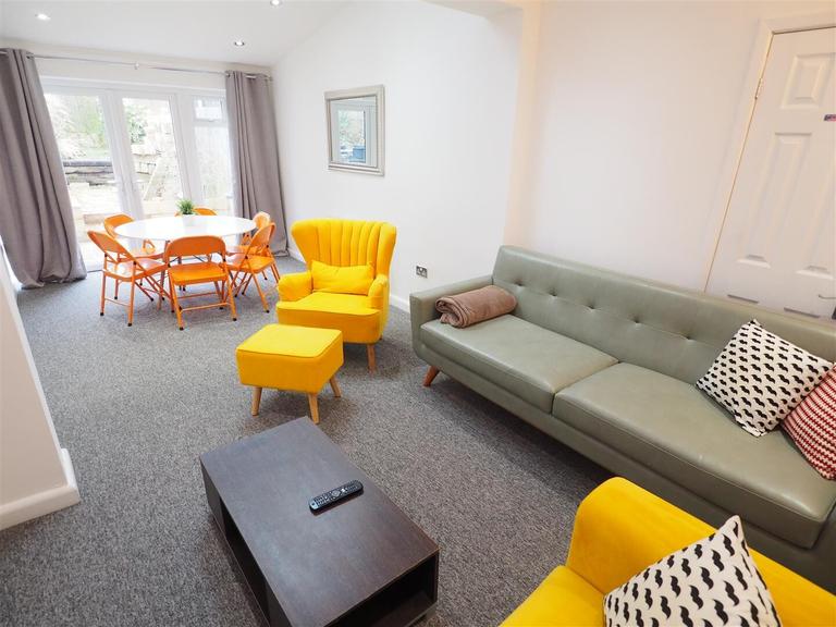 Haycombe Drive, Southdown, Bath, BA2 1PR