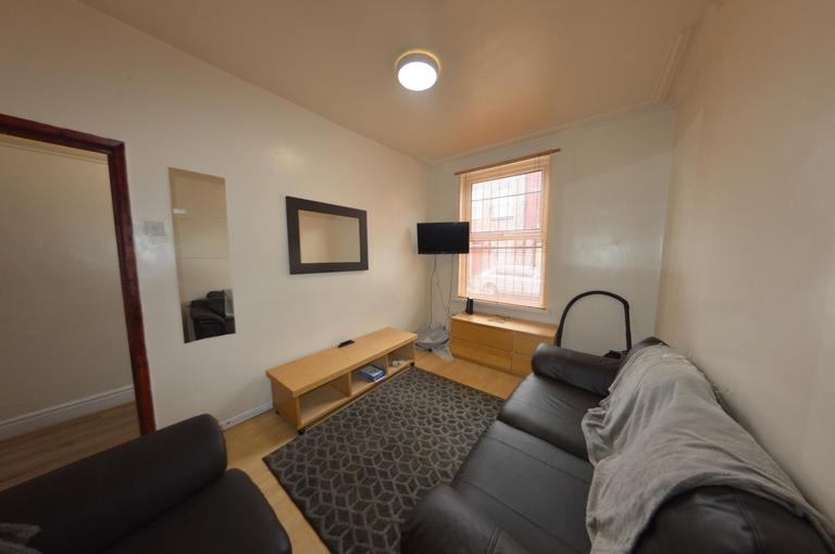 4 bedroom house for rent Welton Grove, Leeds, LS6 1ES UniHomes