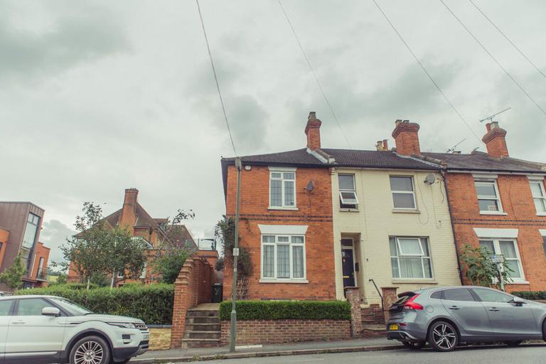 Denzil Road, Guildford, Surrey, GU2 7NQ