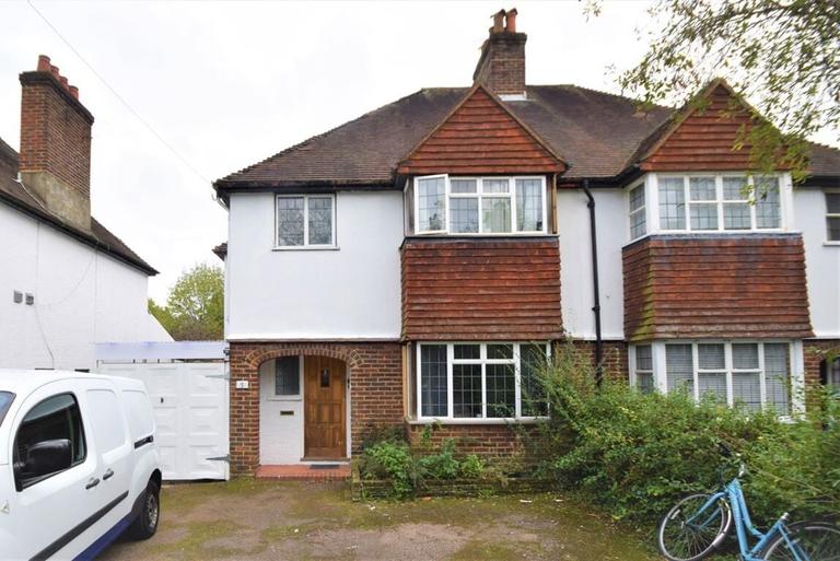 Ash Grove, Guildford, Surrey, GU2 8UT