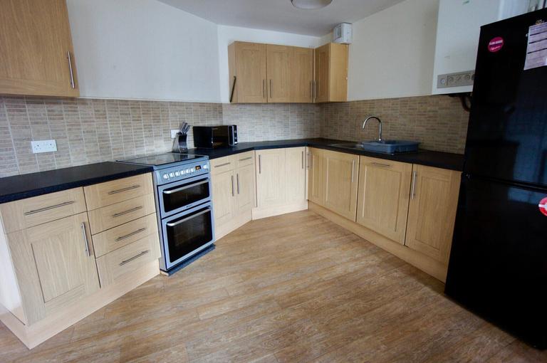 3 bedroom apartment for rent Glossop Road, Sheffield, S10 2QE UniHomes