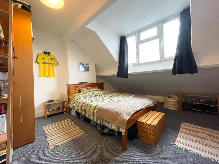 Eyam Road, Crookes, Sheffield, S10 1UU