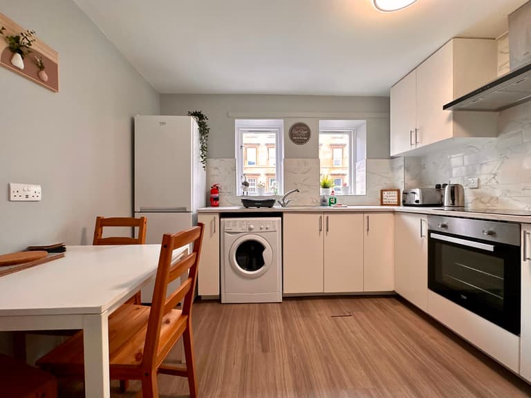 Elderslie Street, Flat 1/1, City Centre, Glasgow, G3 7ES Elderslie Street, Flat 1/1, City Centre, Glasgow, G3 7ES