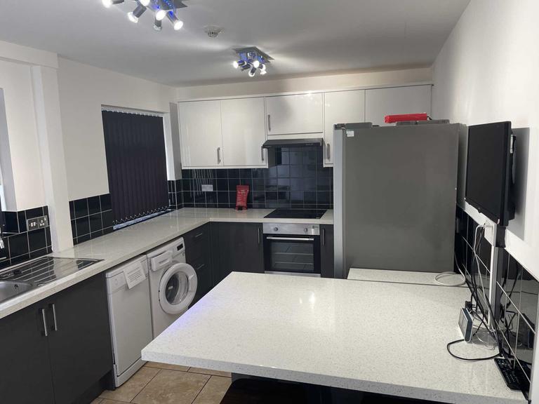 5 bedroom house for rent Ferndale Road Wavertree, Liverpool, L15 3JY