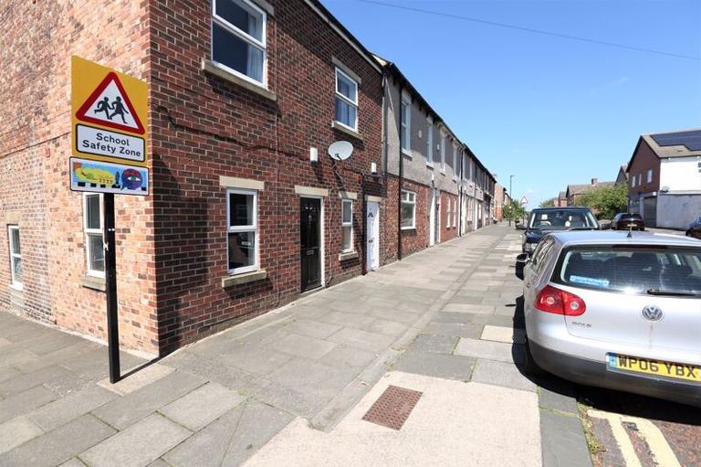 6 bedroom apartment for rent Stratford Road, Newcastle, NE6 5PB UniHomes