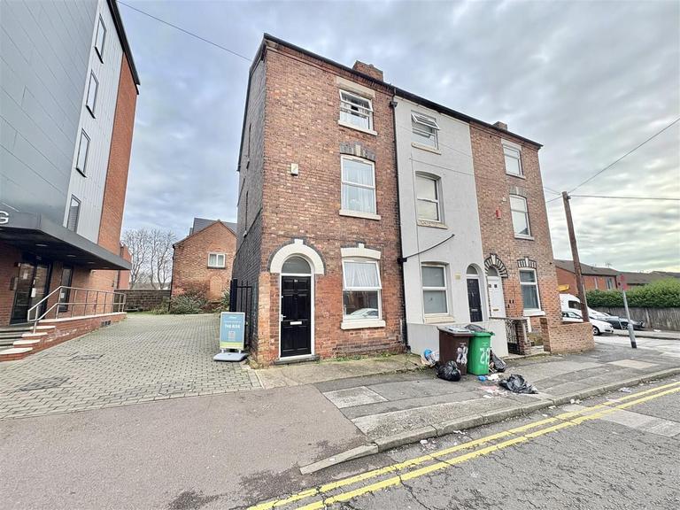 Russell Street, Arboretum, Nottingham, NG7 4FL