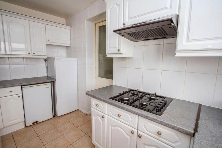 Binswood Avenue, Town Centre, Leamington Spa, CV32 5SQ