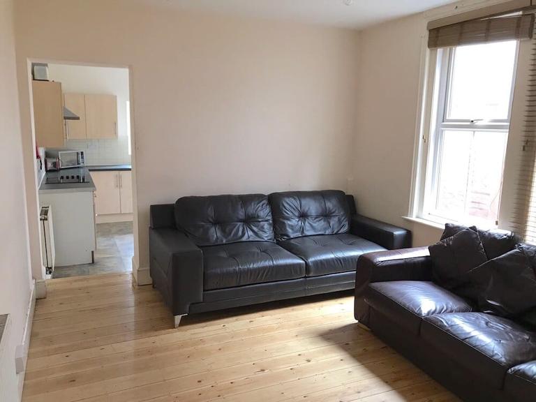 Wilton Avenue, The Polygon, Southampton, SO15 2HB