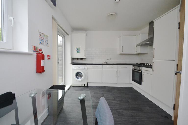 5 bedroom house for rent Plymouth View, Manchester, M13 9JJ UniHomes