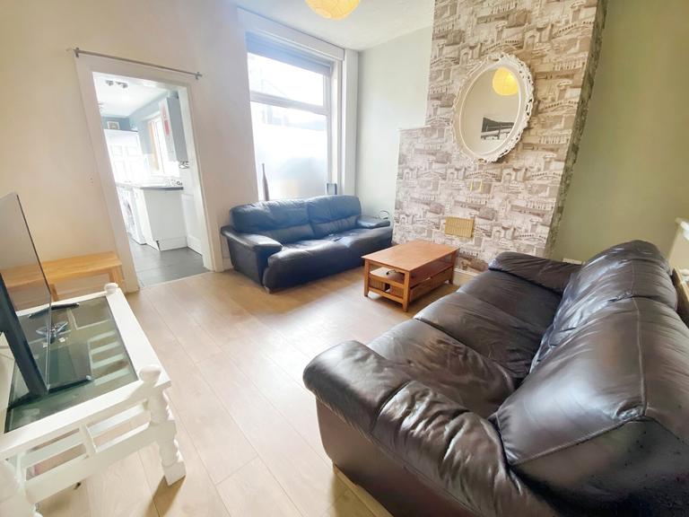 Blandford Road, Salford, Manchester, M6 6BE