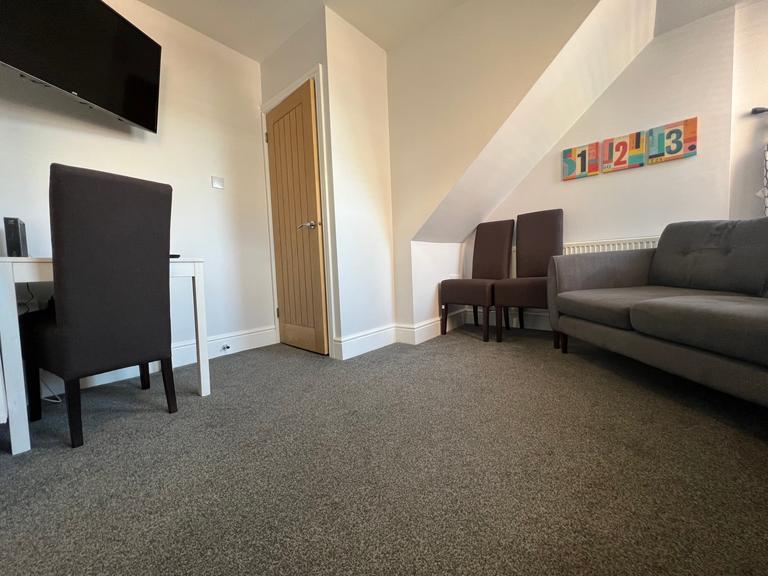 3 bedroom apartment for rent Musters Road, Nottingham, NG2 7PS UniHomes