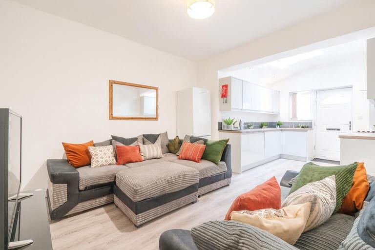 Colver Road, Highfield, Sheffield, S2 4UP
