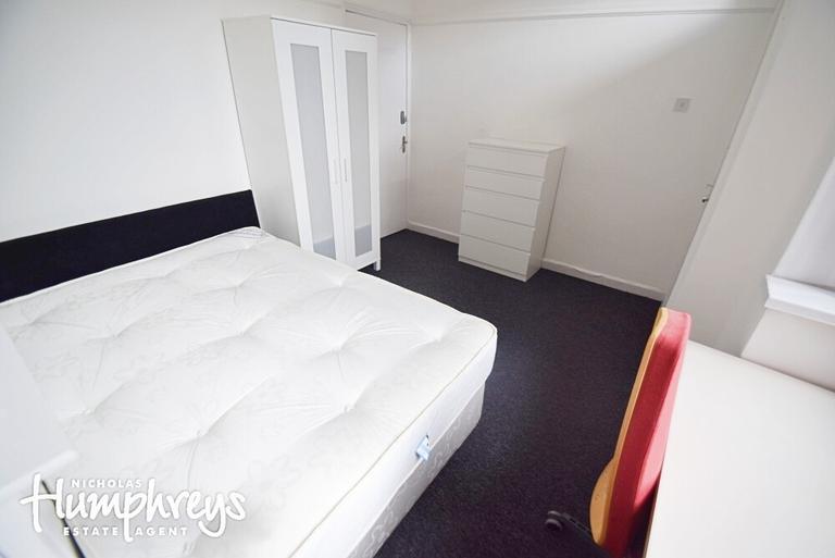 3 bedroom house for rent Leek Road, StokeonTrent, ST4 2BW UniHomes