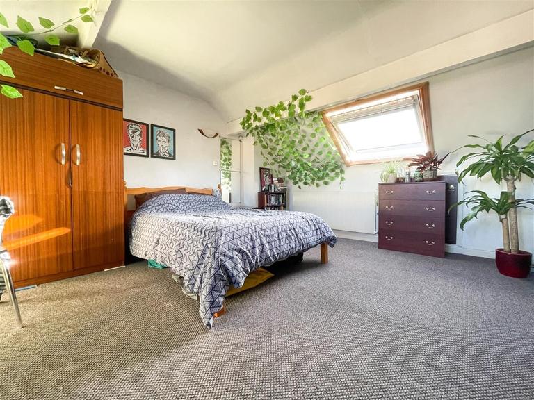 Hunter Hill Road, Ecclesall, Sheffield, S11 8UE