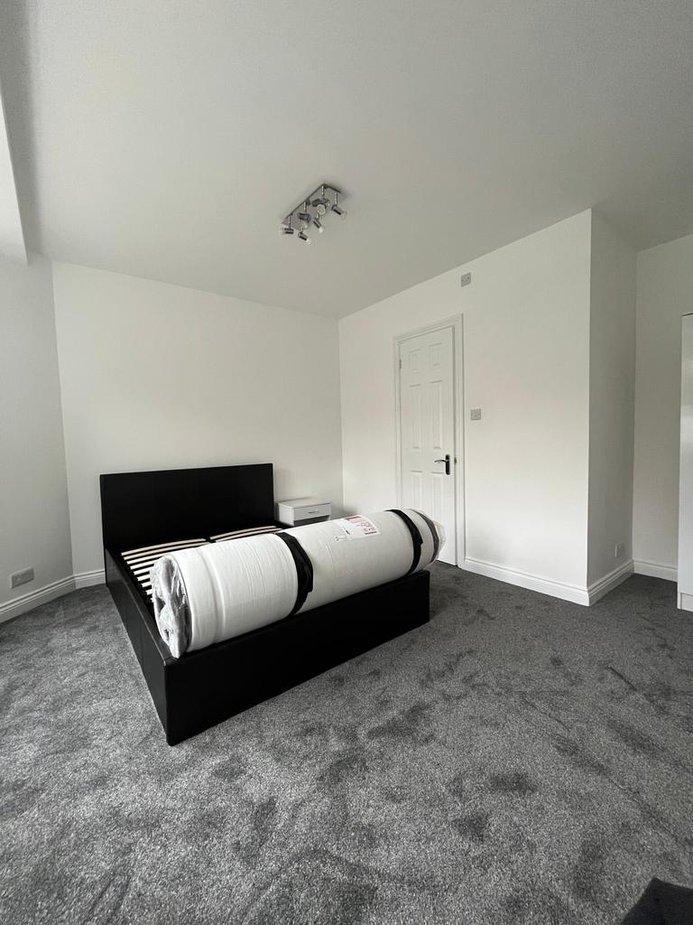 Gunnersbury Avenue, Ealing, London, W3 8LB