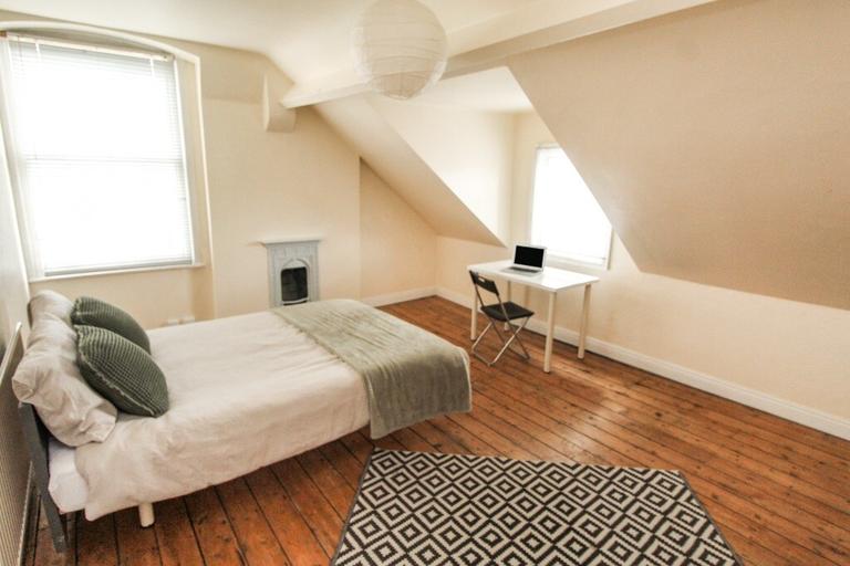 (5Bed) Patrick Road, West Bridgford, Nottingham, NG2 7JY