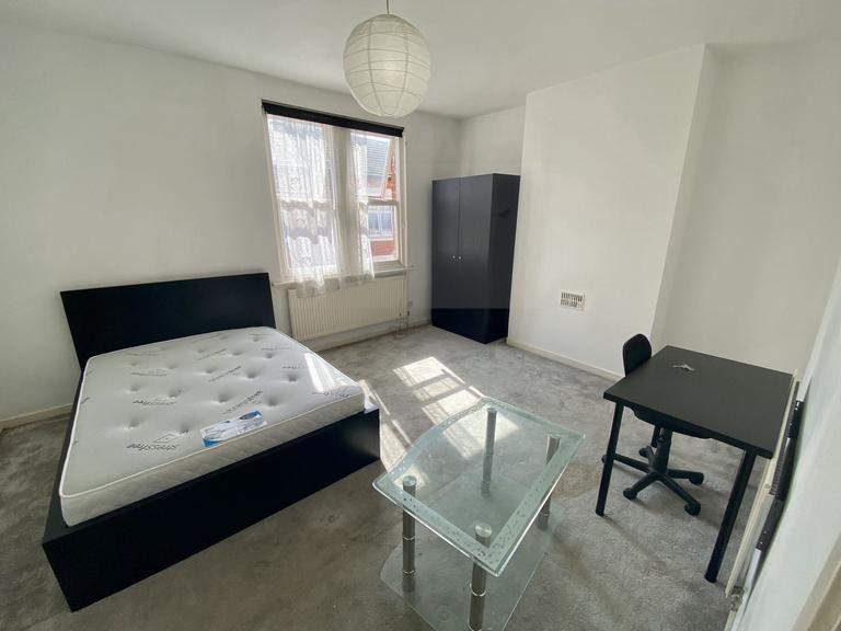 Avon Street, Highfields, Leicester, LE2 1BD