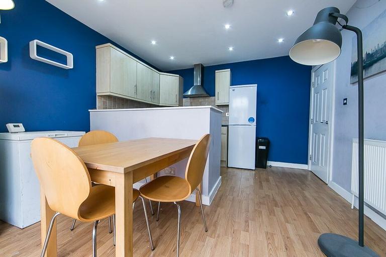 Estcourt Terrace, Headingley, Leeds, LS6 3EY