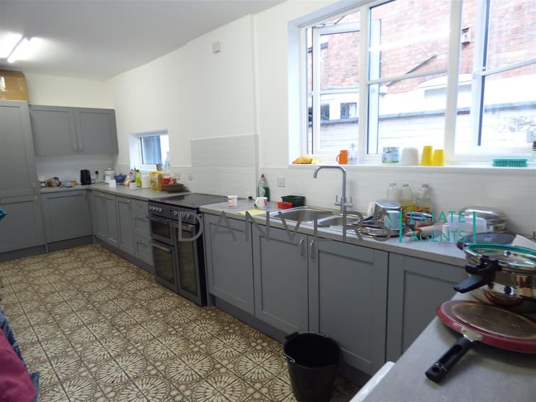 Sykefield Avenue, Westcotes, Leicester, LE3 0LA