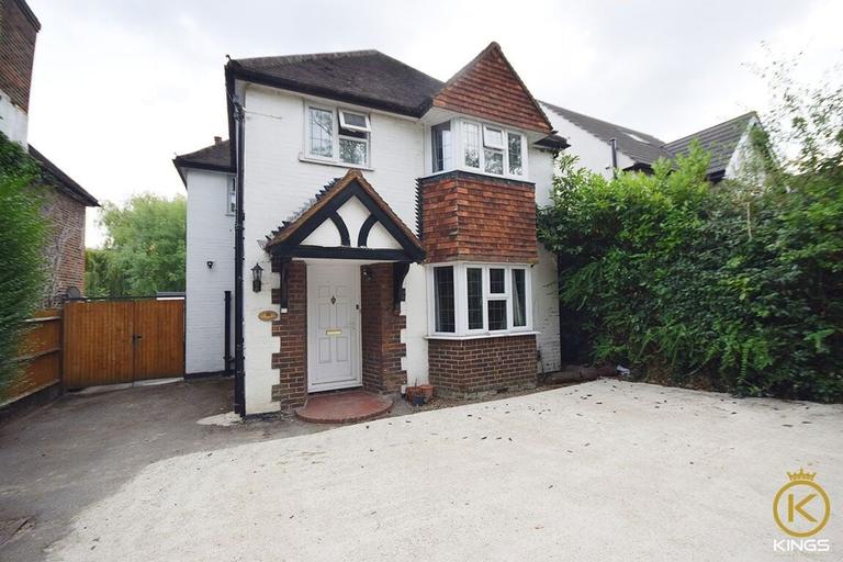 Ash Grove, Guildford, Surrey, GU2 8UT