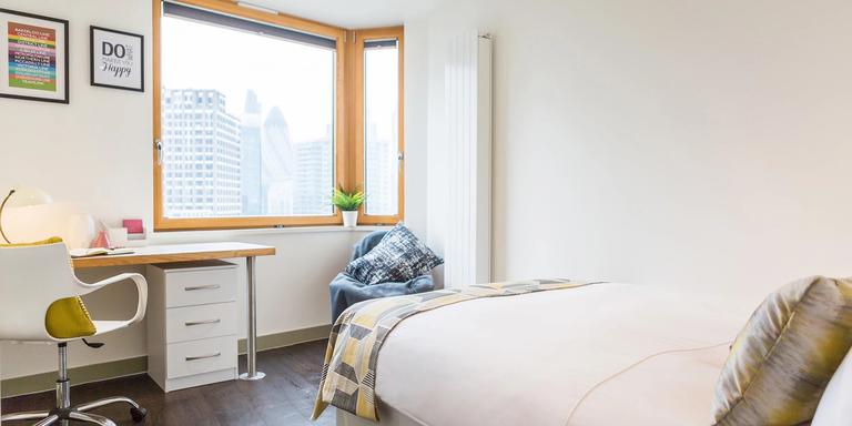 Education Square, Canary Wharf, London, E1 1DF