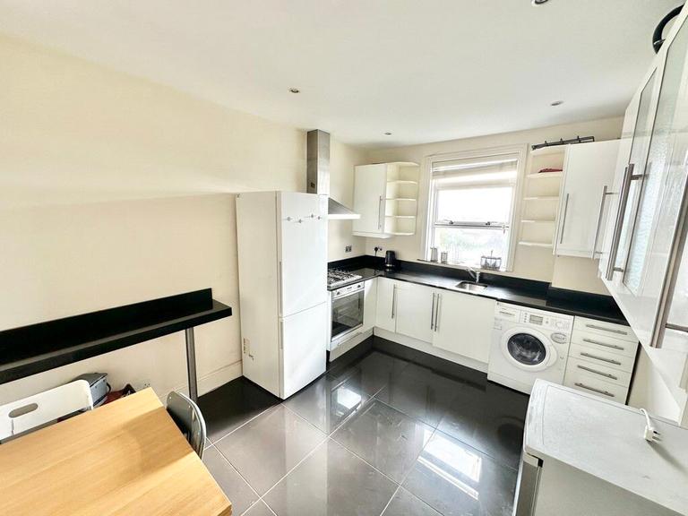 Pennsylvania Road, Pennsylvania, Exeter, EX4 6DQ