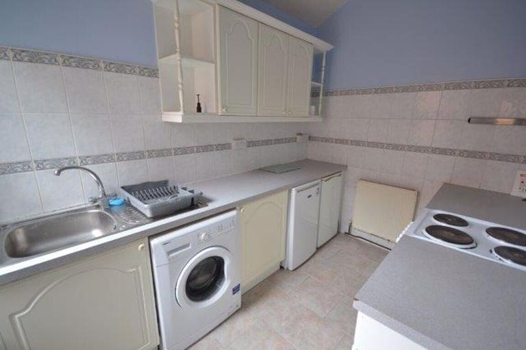 Clarendon Park Road, Clarendon Park, Leicester, LE2 3AJ