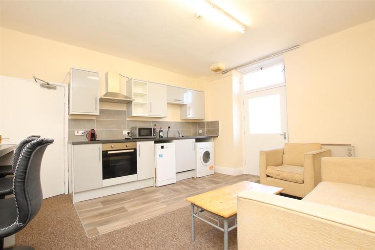 4 bedroom apartment for rent Park Street, Bristol, BS1 5JA UniHomes