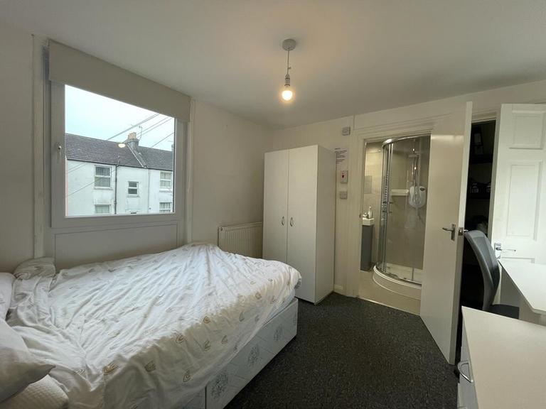 Lewes Road, Elm Grove, Brighton, BN2 3HZ