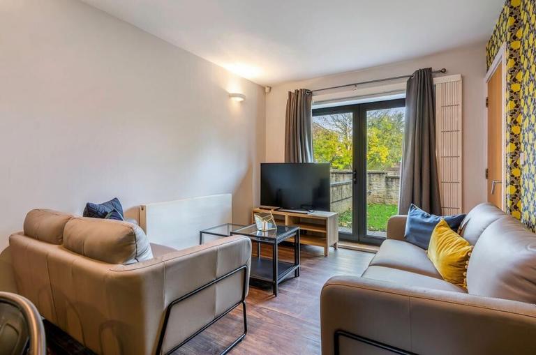 4 bedroom house for rent Meanwood Road, Leeds, LS6 4AW UniHomes