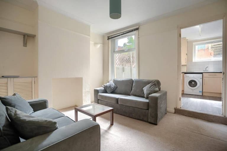 Ewhurst Road East Sussex, Elm Grove, Brighton, BN2 4AL Ewhurst Road East Sussex, Elm Grove, Brighton, BN2 4AL