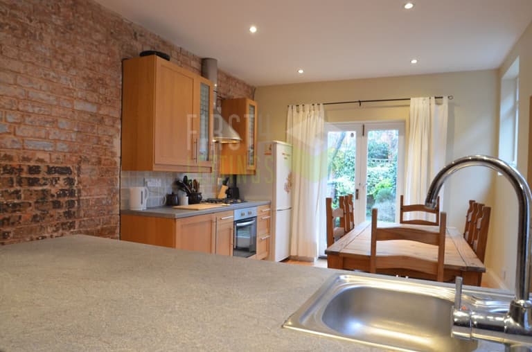 Fosse Road South, Westcotes, Leicester, LE3 1AE Fosse Road South, Westcotes, Leicester, LE3 1AE