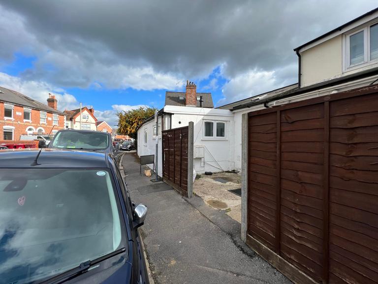 4 bedroom apartment for rent Carnarvon Road, Reading, RG1 5SD UniHomes