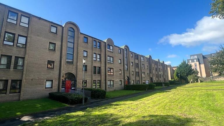Overnewton Square, 0/2, City Centre, Glasgow, G3 8RW