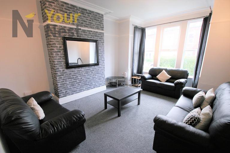 Estcourt Terrace, Headingley, Leeds, LS6 3EX