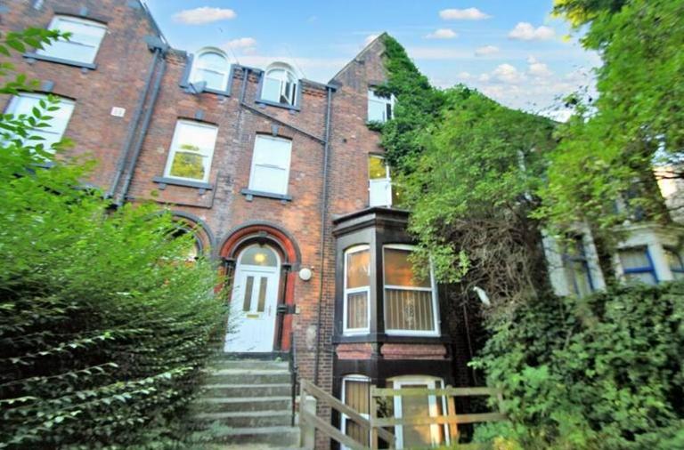 3 St Johns Terrace, Hyde Park, Leeds, LS3 1DY