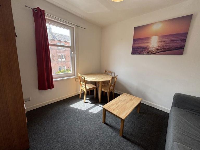 Flat Bonnington Avenue, Leith, Edinburgh, EH6 5QH