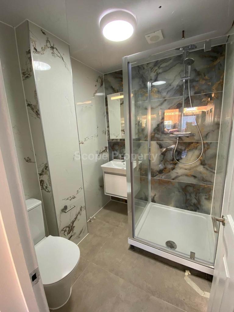 Donnington Gardens, City Centre, Reading, RG1 5LY