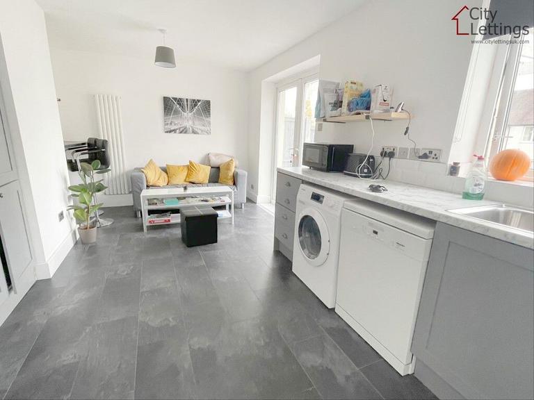 Failsworth Close, Clifton, Nottingham, NG11 8FN