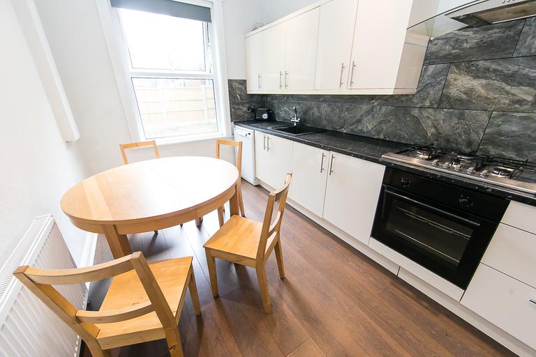 Otley Road, Headingley, Leeds, LS16 5JY