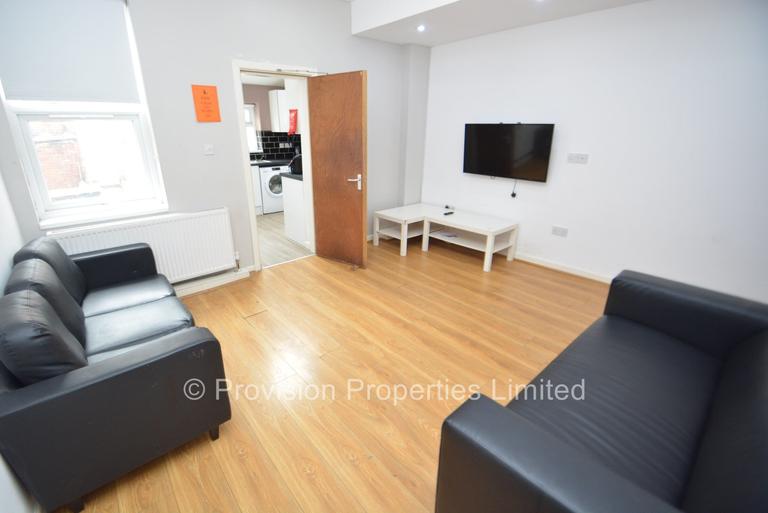 Ashville Avenue Leeds, Hyde Park, Leeds, LS6 1LX