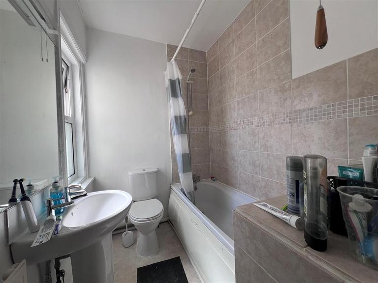 Jubilee Road, Southsea, Portsmouth, PO4 0JE