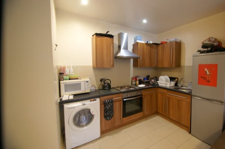 North Grange Mount, Headingley, Leeds, LS6 2BY