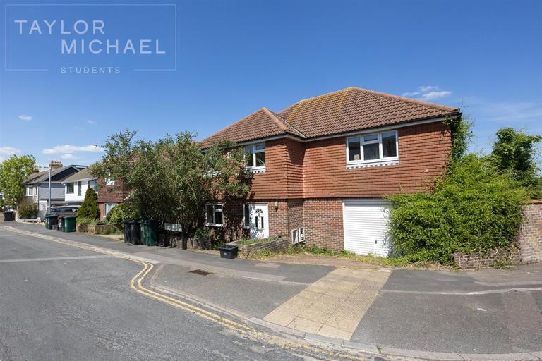 Eastbourne Road, Moulsecoomb, Brighton, BN2 4DL