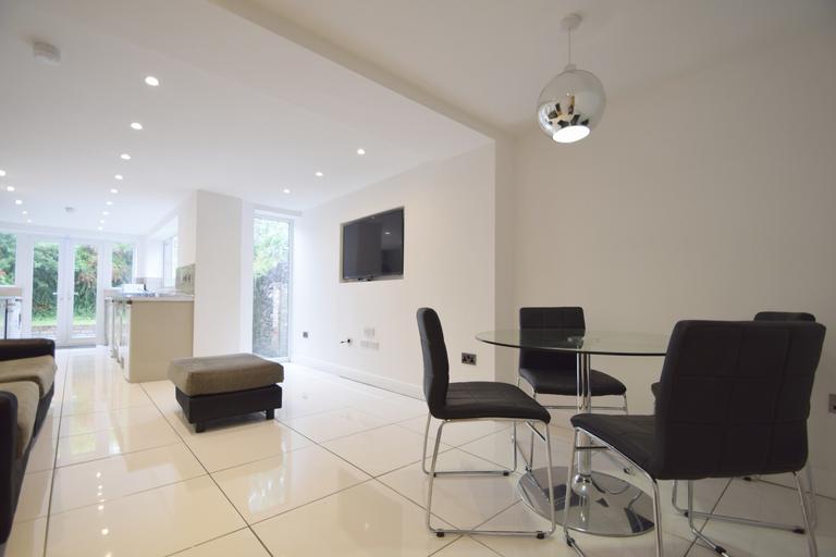 Cyfarthfa Street, Roath, Cardiff, CF24 3HE