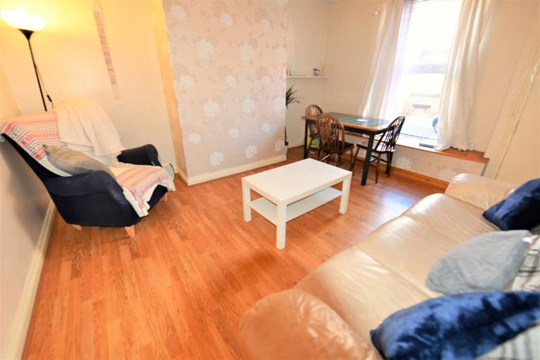 Harold View, Hyde Park, Leeds, LS6 1PP