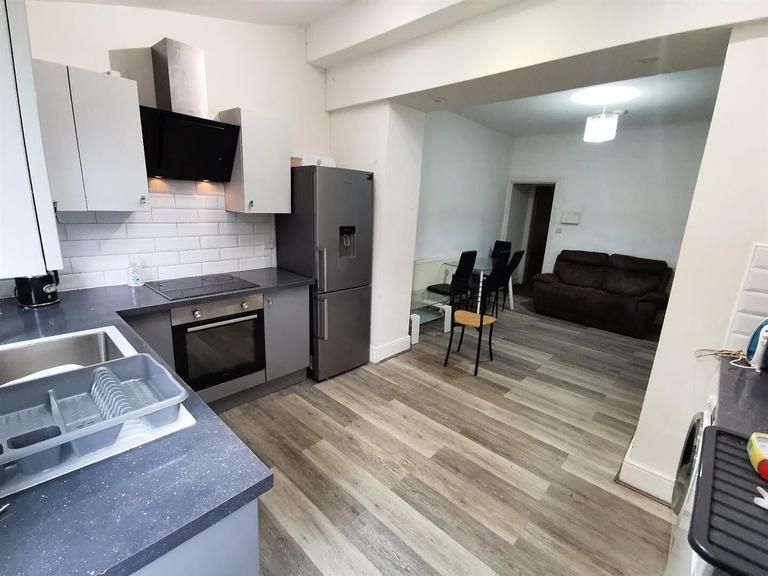 Crookes Road, Broomhill, Sheffield, S10 5BB