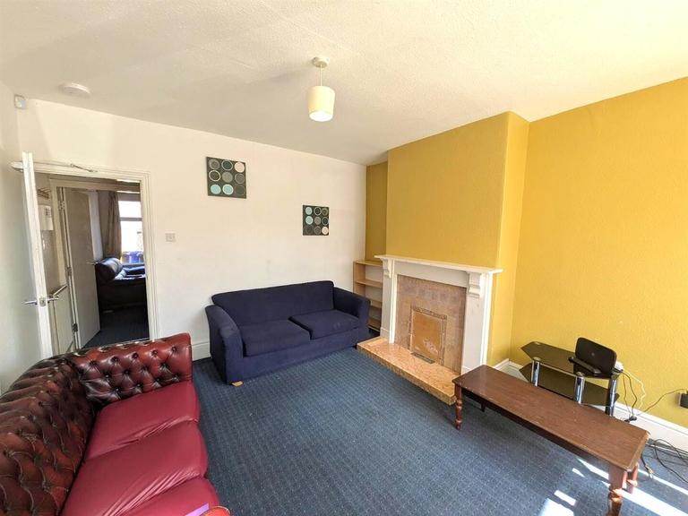 Cobden View Road, Crookes, Sheffield, S10 1HT