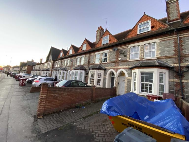 London Road, Newtown, Reading, RG1 3NZ